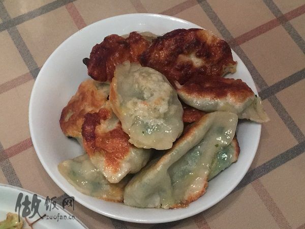 2017年中考食谱大全:煎饺子