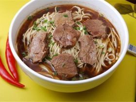 红烧牛肉面汤的做法汤配方_经典台湾小吃乐享美味