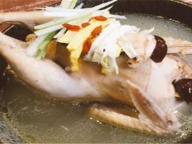 韩国参鸡汤的正宗做法_鲜香美味富含营养