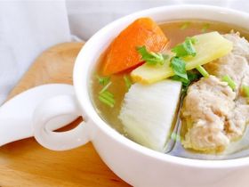 砂锅版山药胡萝卜排骨汤的做法