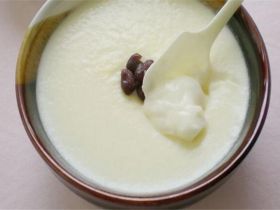 嫩滑双皮奶的传统制作方法_  如何制作奶皮好吃