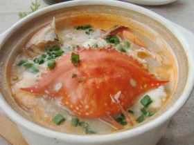 上海正宗砂锅螃蟹粥的做法_怎能一个鲜字形容