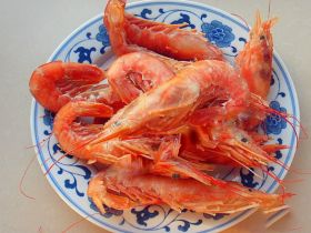 水煮阿根廷红虾的做法【图解】_虾肉细嫩益气补钙美食