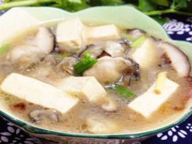 海蛎子豆腐汤的做法_美容养颜味道鲜美