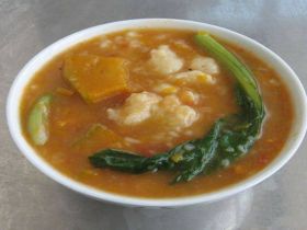 减肥南瓜疙瘩汤的做法_好吃美味营养全面