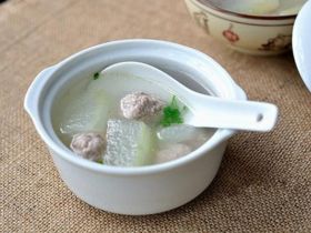 浙菜冬瓜肉丸汤的做法_让你的冬天热乎暖胃