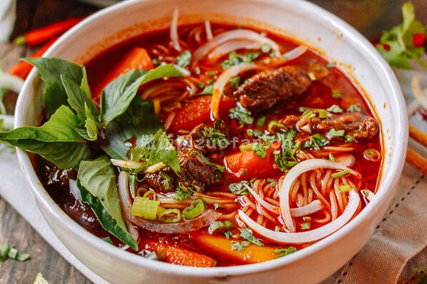 越南家常红烩牛肉面条的做法_自制红烩牛肉面条详细步骤
