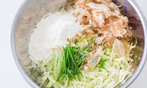 日式鲣鱼白菜饼步骤图2