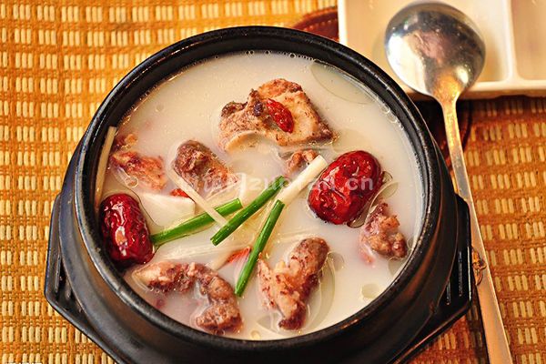 韩国香浓牛排骨汤的做法_韩式牛排骨汤怎么做有营养