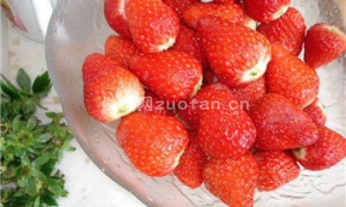 自制草莓冰糖葫芦步骤图2
