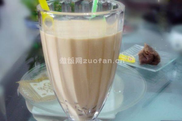 自制可口台湾珍珠奶茶的简便做法_夏季必备珍珠奶茶