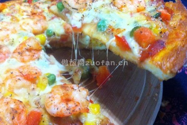 松软入味的培根大虾披萨的意大利做法