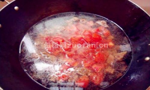 西红柿牛腩汤步骤图3