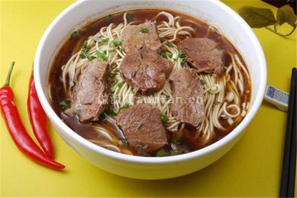 红烧牛肉面汤的做法汤配方_经典台湾小吃乐享美味