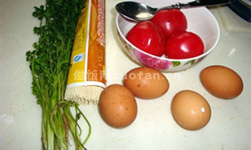 西红柿鸡蛋面汤步骤图1