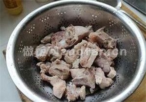 红烧排骨米粉怎么做好吃_红烧排骨如何腌制肉