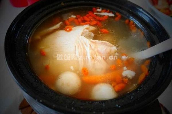 砂锅版清炖鸡汤的简易做法_怎么做好喝又健康