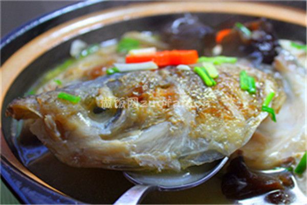 农家砂锅豆腐炖鱼的家常做法_如何做好吃又简单