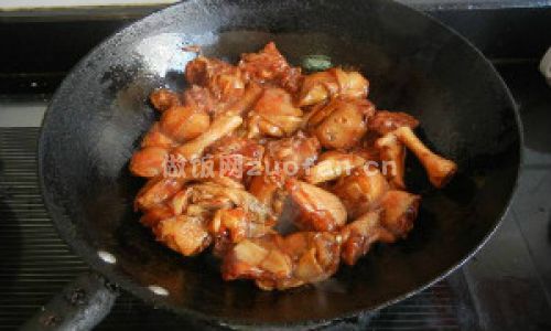 砂锅小鸡炖蘑菇步骤图5