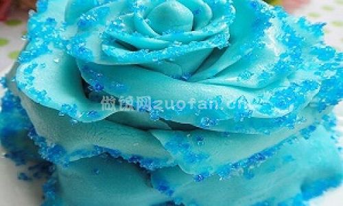 蓝色妖姬翻糖蛋糕步骤图9