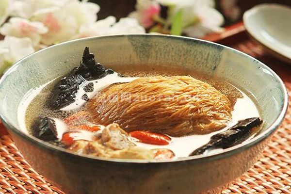 灵芝猴头菇枸杞煲汤的做法_养胃补品