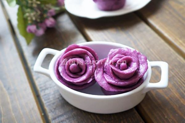 紫薯玫瑰花馒头的简单做法_诱人好吃香气迷人