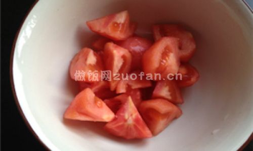 西红柿紫菜鸡蛋汤步骤图1