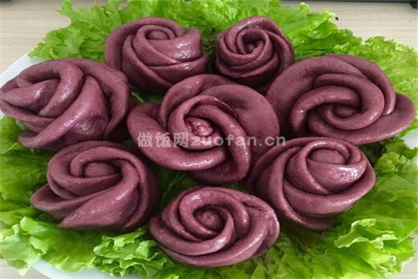 紫薯玫瑰花卷的做法_松软美味深受孩子的青睐