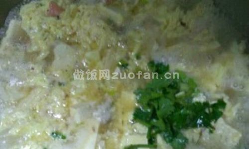 火腿鸡蛋豆腐汤步骤图4