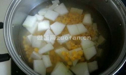 冬瓜玉米豆腐汤步骤图3