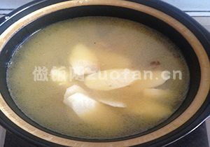 清炖淮山药羊肉汤的做法_冬季最佳健脾养胃御