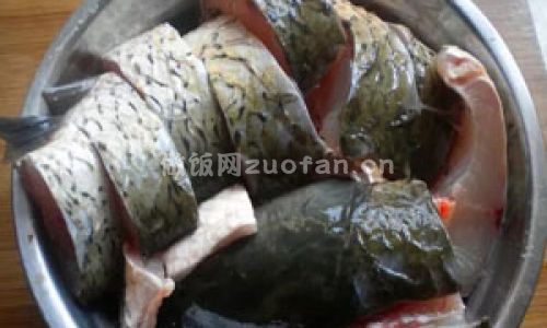 青鱼炖豆腐步骤图1