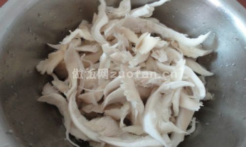 豆腐蘑菇汤步骤图1