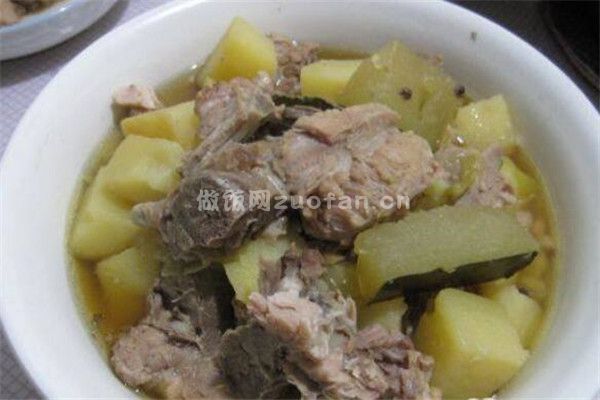 土豆冬瓜排骨汤的做法_一道滋补又营养的好汤