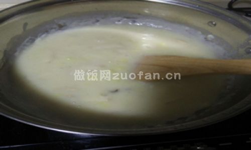土豆蘑菇奶油浓汤步骤图6