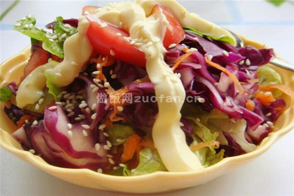 减肥紫甘蓝蔬菜沙拉怎么做好吃_色彩炫丽营养丰富