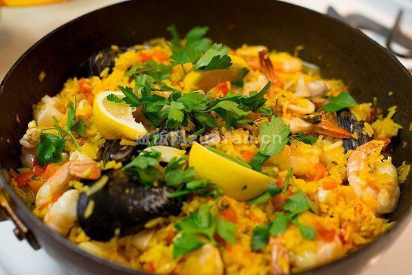 西班牙海鲜饭的简单做法_浓浓的西班牙风情