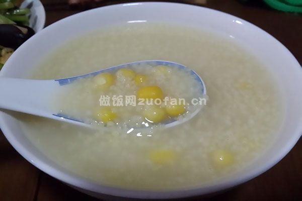 玉米小米粥的做法_秋冬暖胃早餐首选