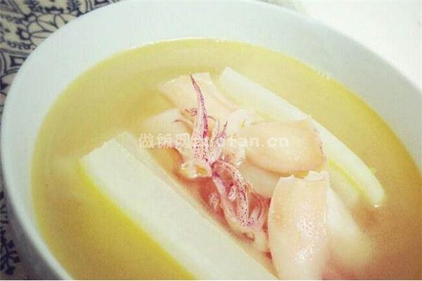 萝卜乌贼海鲜汤的做法_做法简单新鲜又开胃