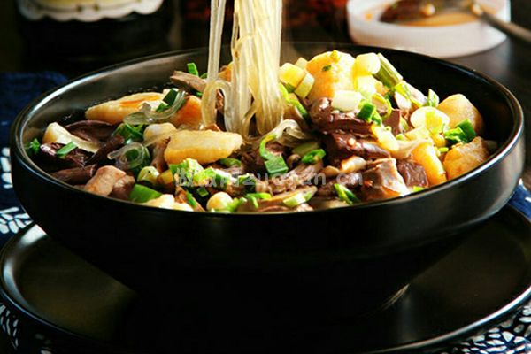 南京回味鸭血粉丝汤的做法步骤_南京名吃之一