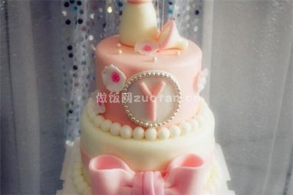 超美双层翻糖蛋糕怎么做_小公主喜爱的蛋糕哟