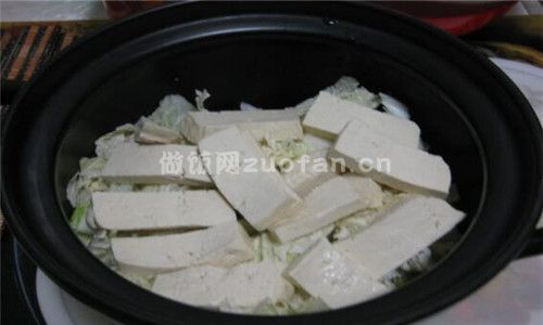 砂锅白菜炖豆腐步骤图2