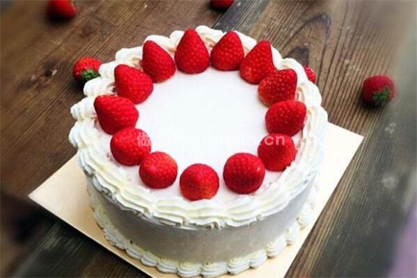 日本草莓奶油蛋糕的超详细做法_保准让您眼前一亮