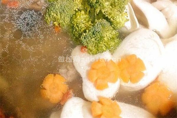 广东雁鹅肉菌菇火锅怎么做好吃_给您不一样的美味