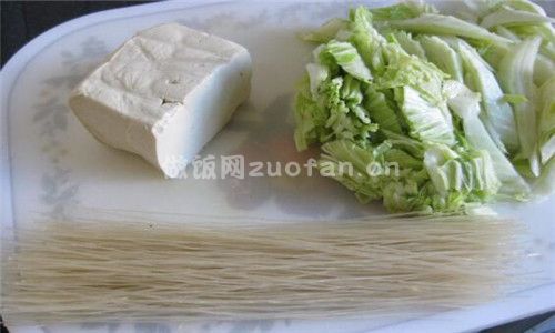 砂锅粉丝豆腐步骤图1
