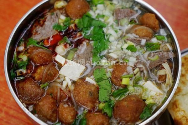 牛肉豆腐丸子汤的做法_最下饭的开胃菜