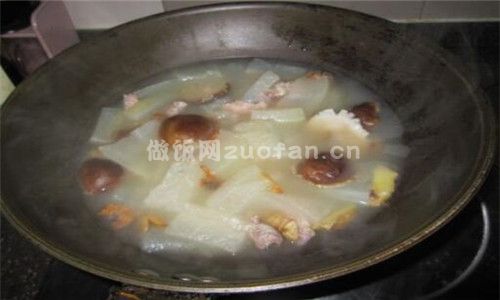 冬瓜香菇肉片汤步骤图4