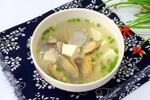 豆腐蛤蜊汤的家常做法_简单3步骤做出美味汤品