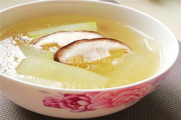 家常冬瓜香菇汤的做法_汤鲜味美下饭最佳神器