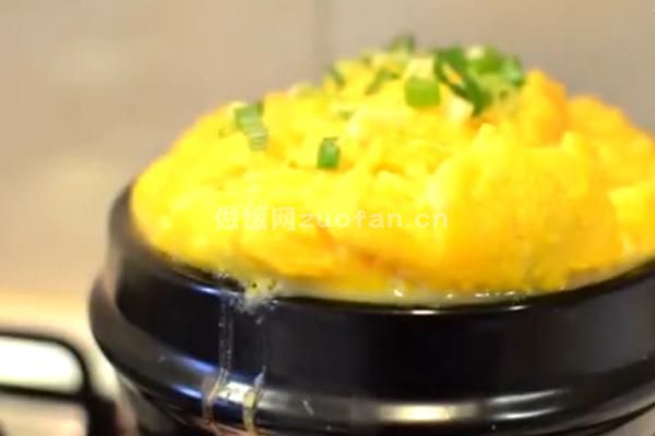 如何做韩式蒸鸡蛋羹好吃_自制蒸鸡蛋的做法详解